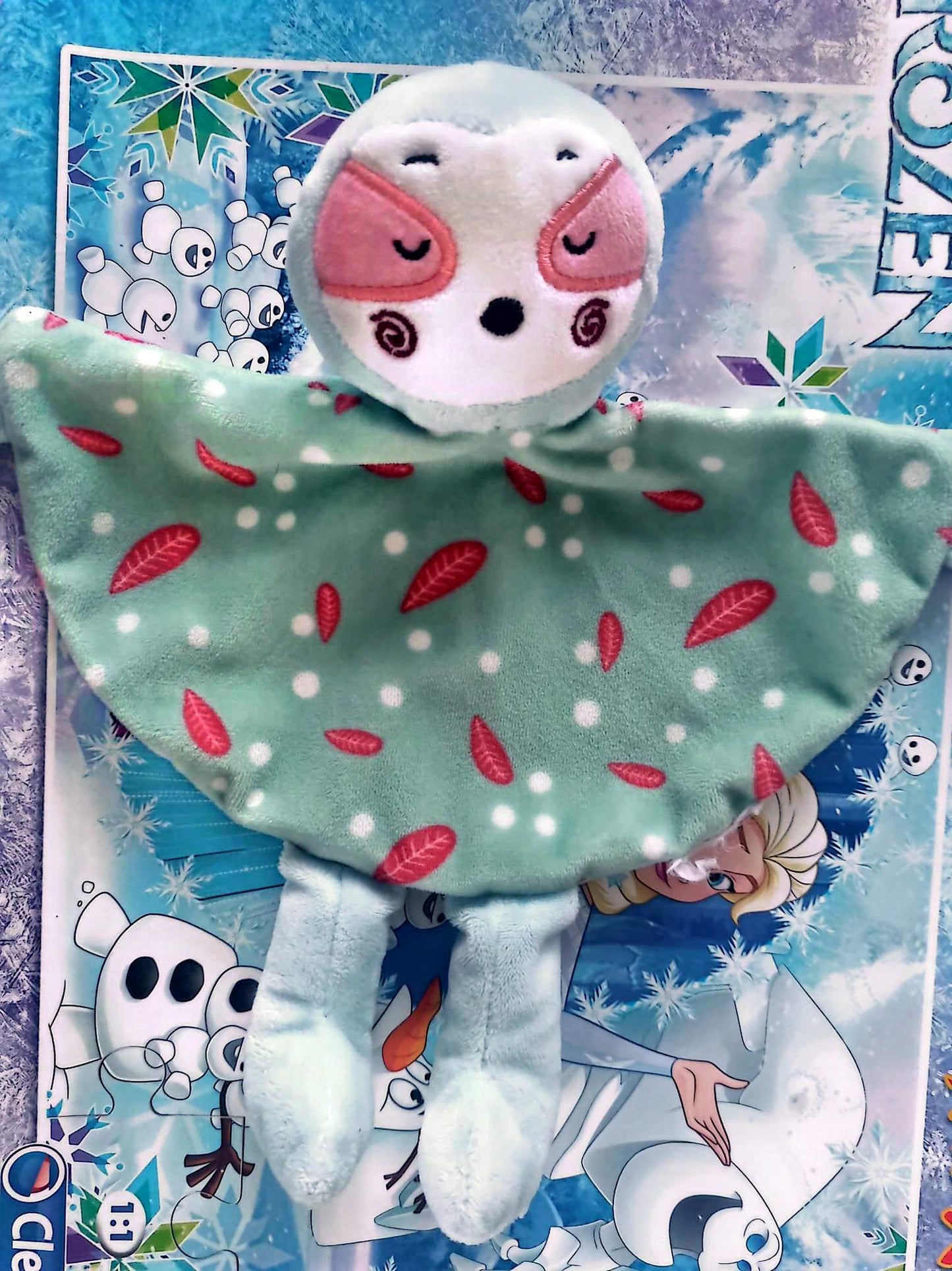 Doudou Bébé Plat avec Tête Peluche – Motif Feuilles – Bleu et Vert