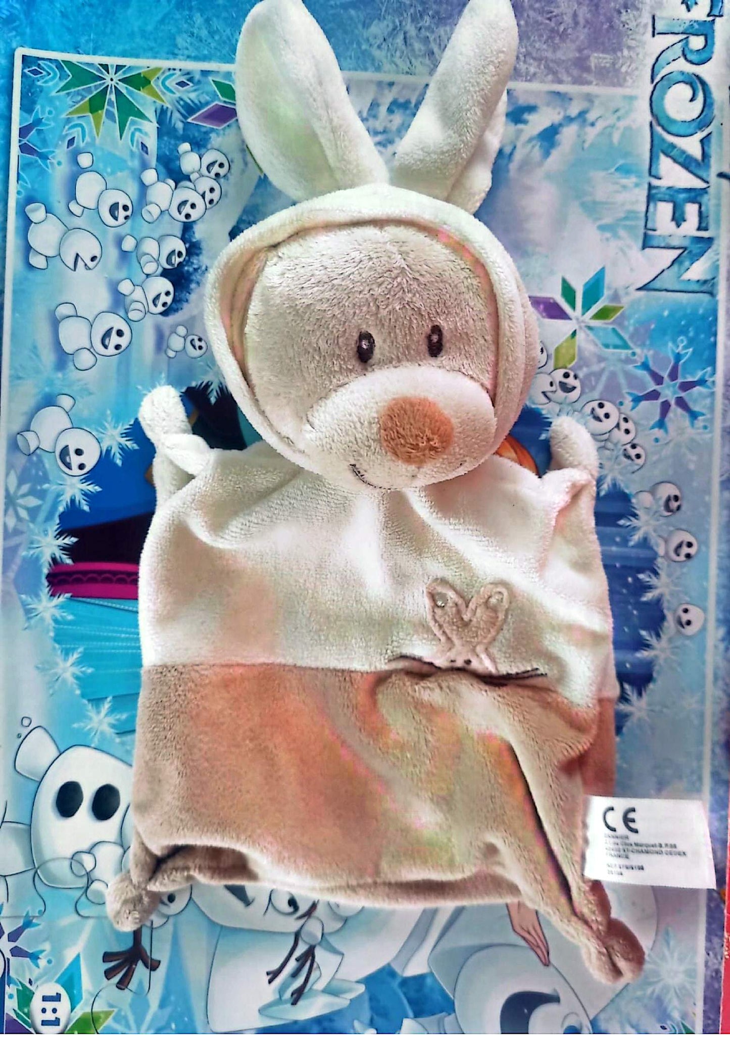 Doudou Lapin Plat Bébé en Peluche Douce – Couleur Beige/Blanc
