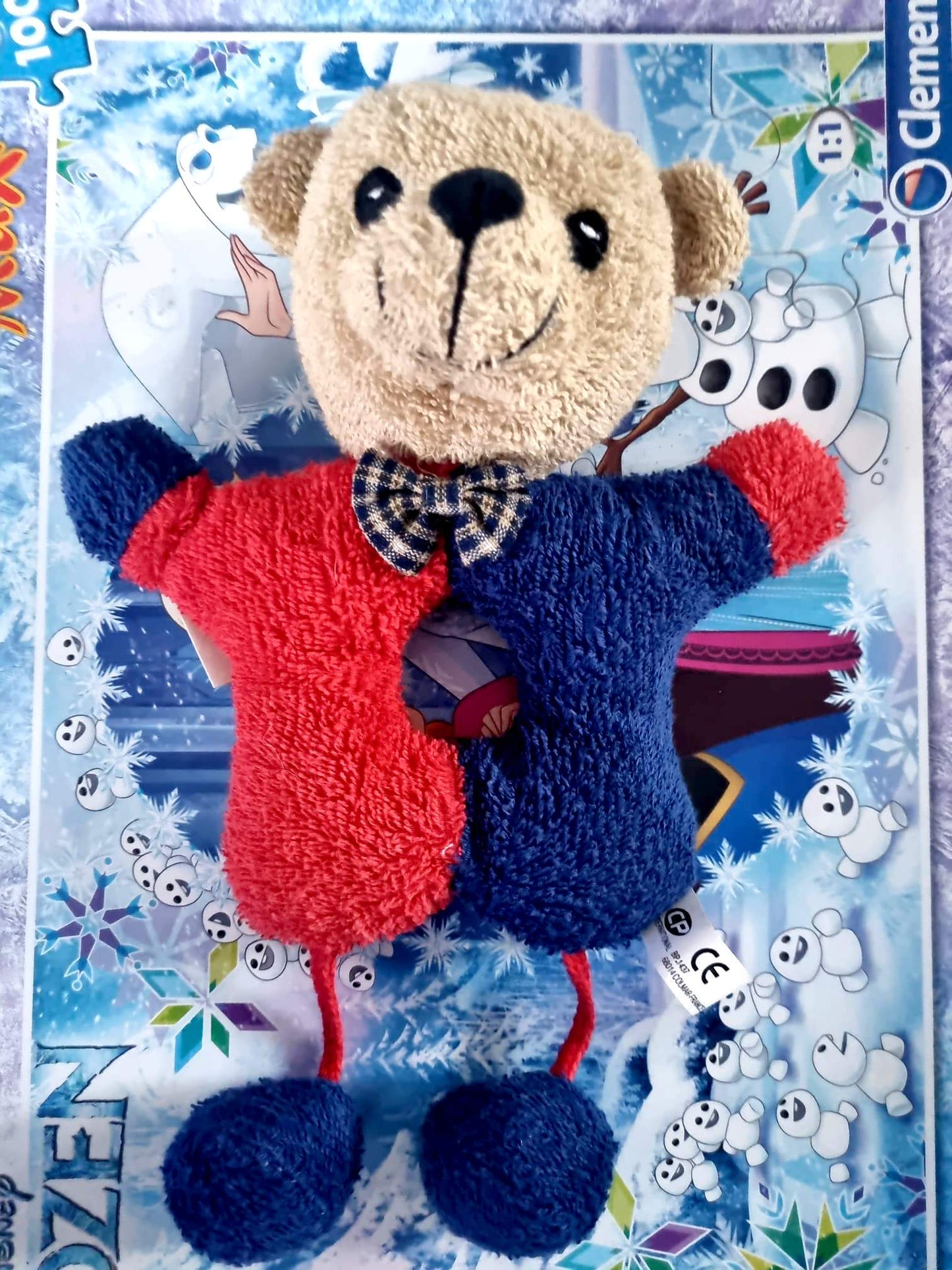 Doudou Ours Rouge et Bleu – Peluche Bébé