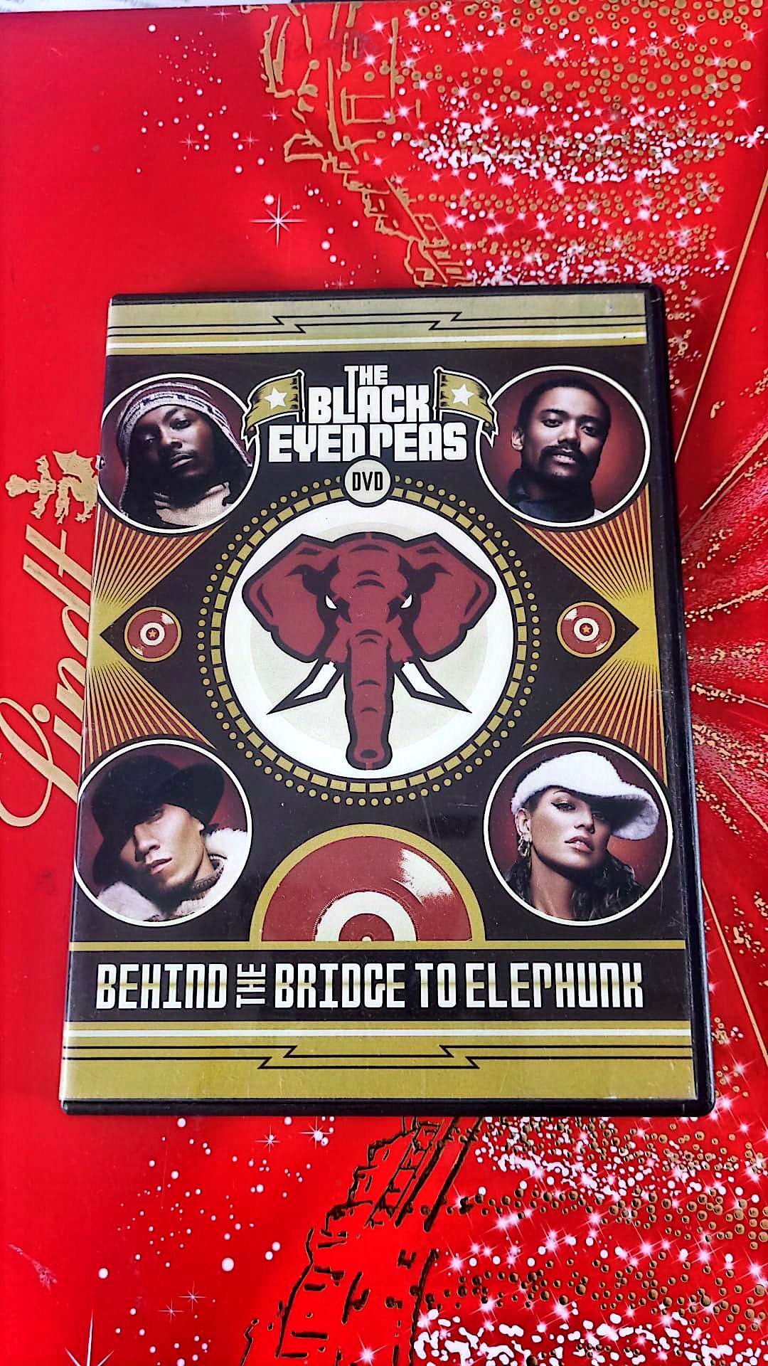 DVD : behind the bridge to elephunk