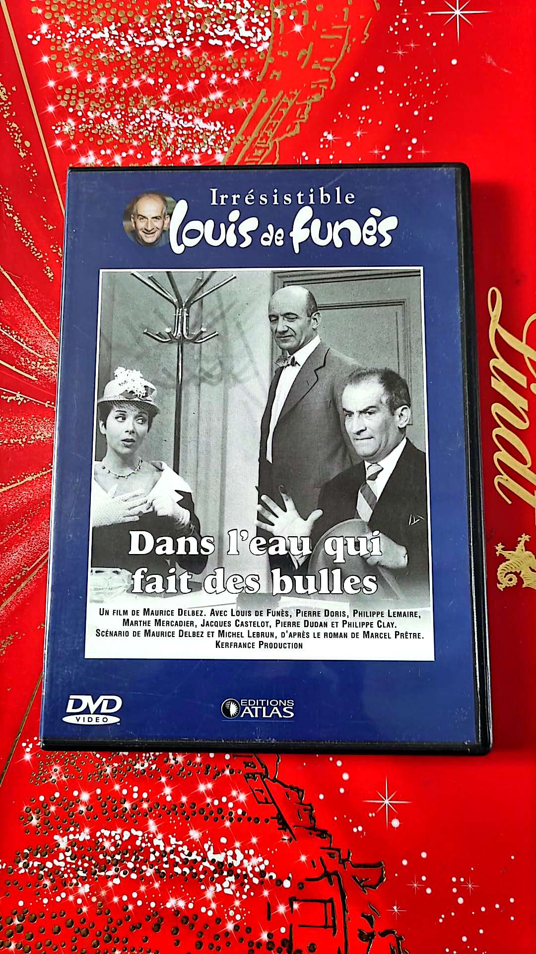 DVD irresistible Louis de funès dans l'eau qui fait des bulles