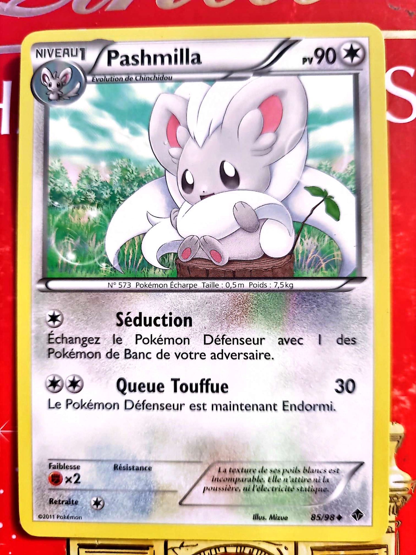 Pokémon Pashmilla 85/98 – Noir & Blanc – Carte Officielle Française carte pokemon