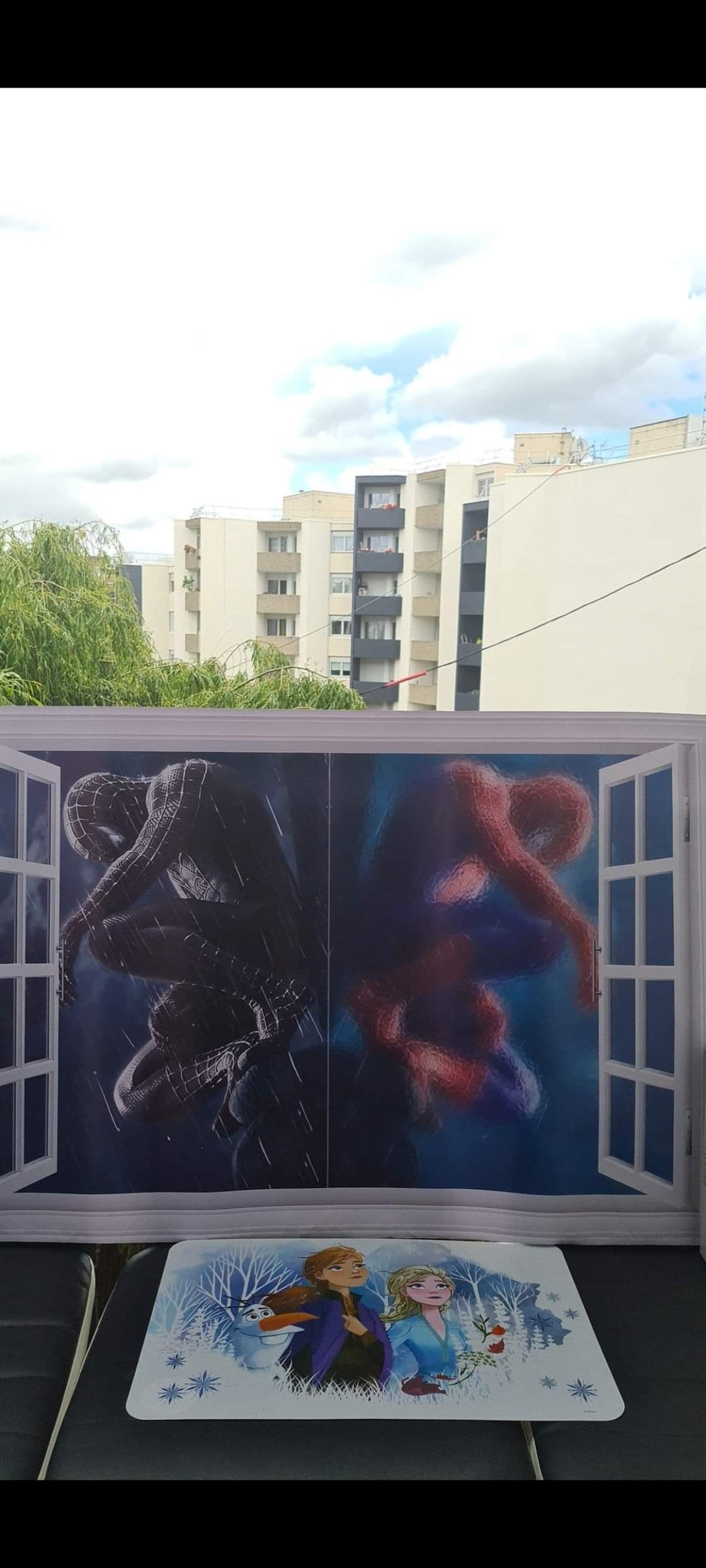 Stickers muraux 3D Spider-Man Noir vs Rouge – Grand format 90x60 cm – Décoration murale effet fenêtre, ambiance super-héros, chambre, salon, gaming room – Art mural exclusif – 8