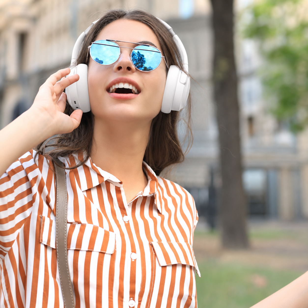 Casque Bluetooth 6.0 Sans Fil – Réduction de Bruit, HiFi, 65H Autonomie, USB-C, Blanc