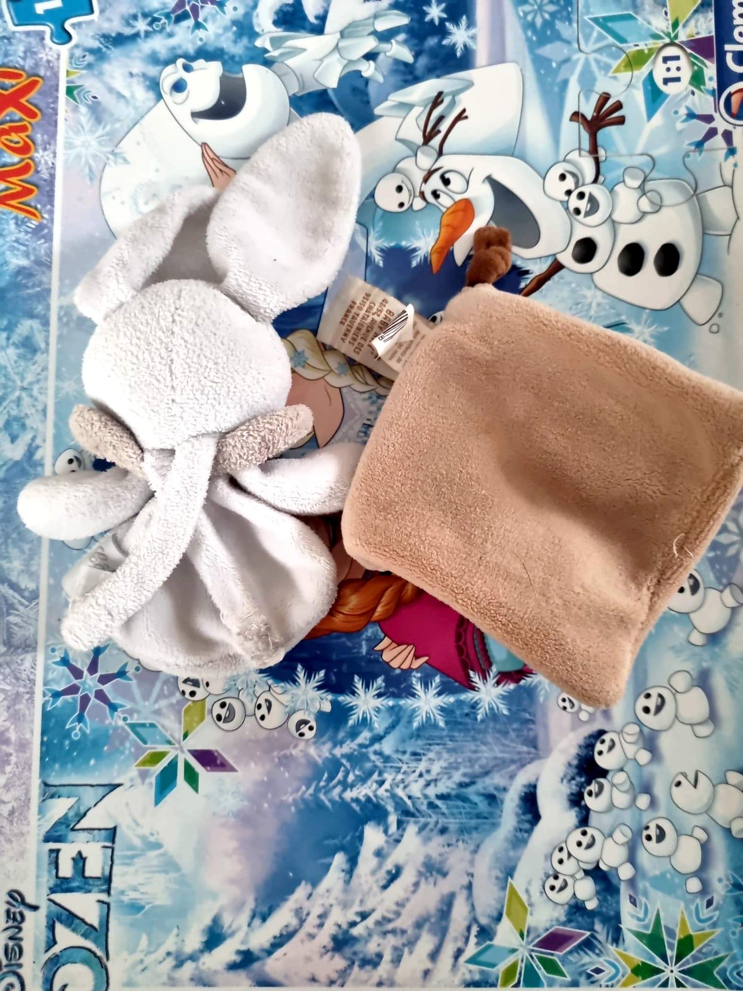 Lot Doudou Bébé Lapin Blanc + Mini Doudou Marron – Peluches
