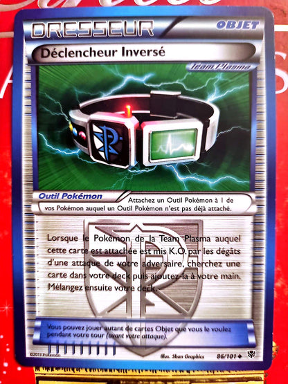 Carta Pokémon Entrenador Interruptor Inverso Equipo Plasma 86/101 – Versión francesa – Carta suelta