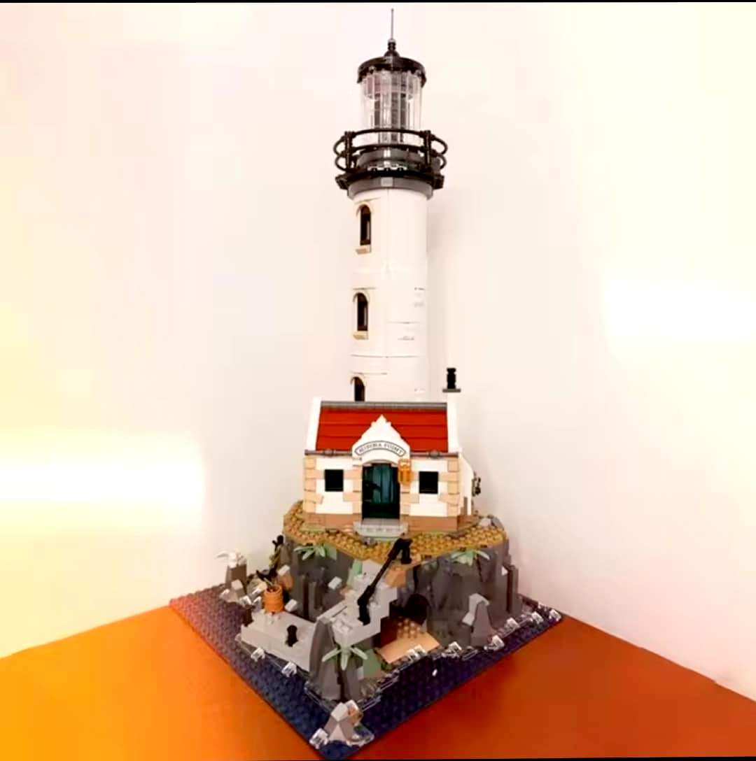 Phare Motorisé en Blocs de Construction 2056 Pièces – Maquette Architecture Maritime avec Éclairage et Rotation – Jeu de Construction Créatif pour Adultes et Adolescents – Décoration Lighthouse