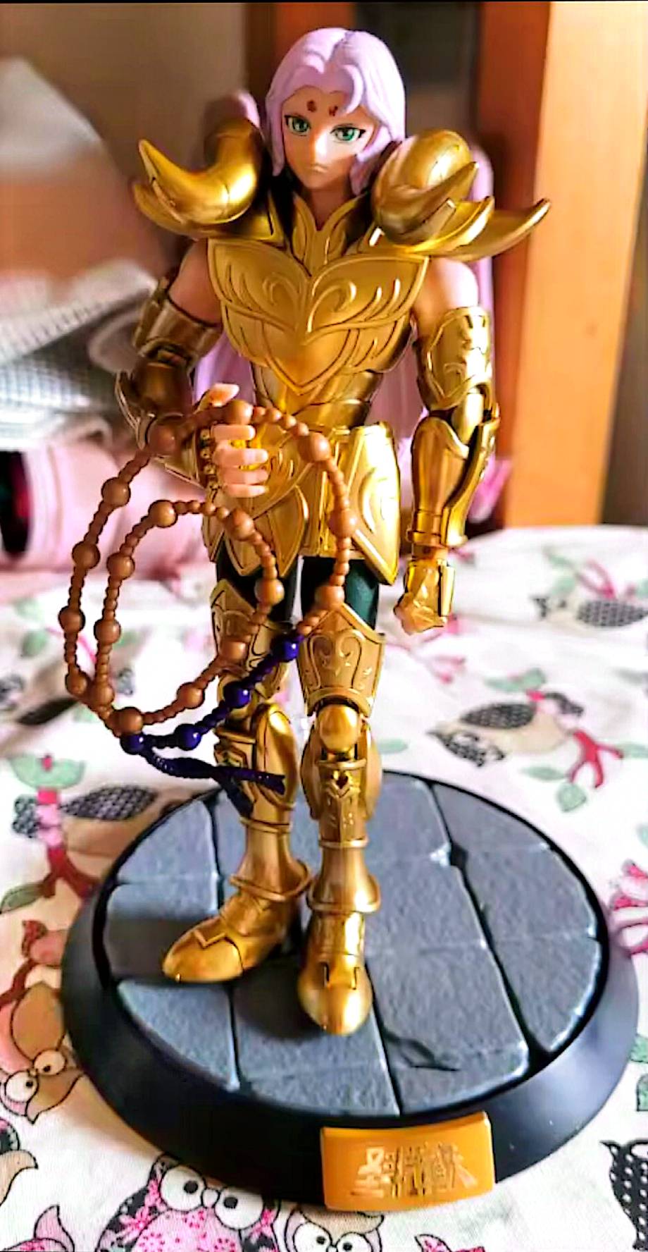 Figurine articulée Saint Seiya Mu – 15 cm – Figurine à assembler avec accessoires – Modèle collector neuf