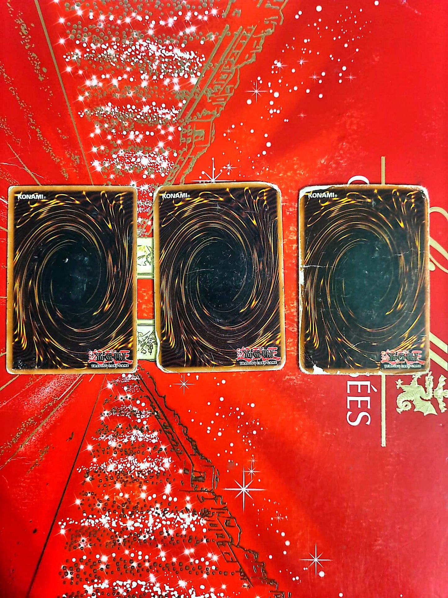 Lot de 3 Cartes Yu-Gi-Oh! Officielles Konami – Pot de Cupidité – Catapulteur des Ténèbres – Destruction de Carte