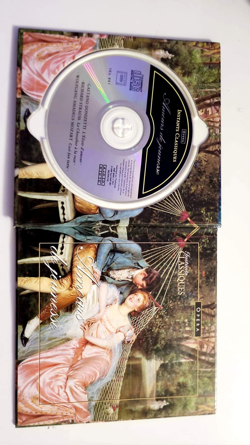Amours de jeunesse – Instants Classiques Opéra – Livre + CD audio – Très bon état