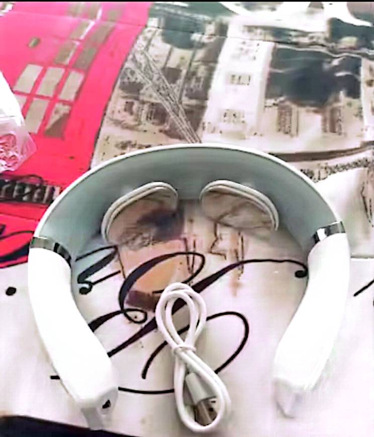 Masseur Cervical Intelligent Chauffant – Soulage Douleurs au Cou et Trapèzes – Électrostimulation, Chaleur, Léger et Rechargeable – Livraison Rapide 🇫🇷 – neuf