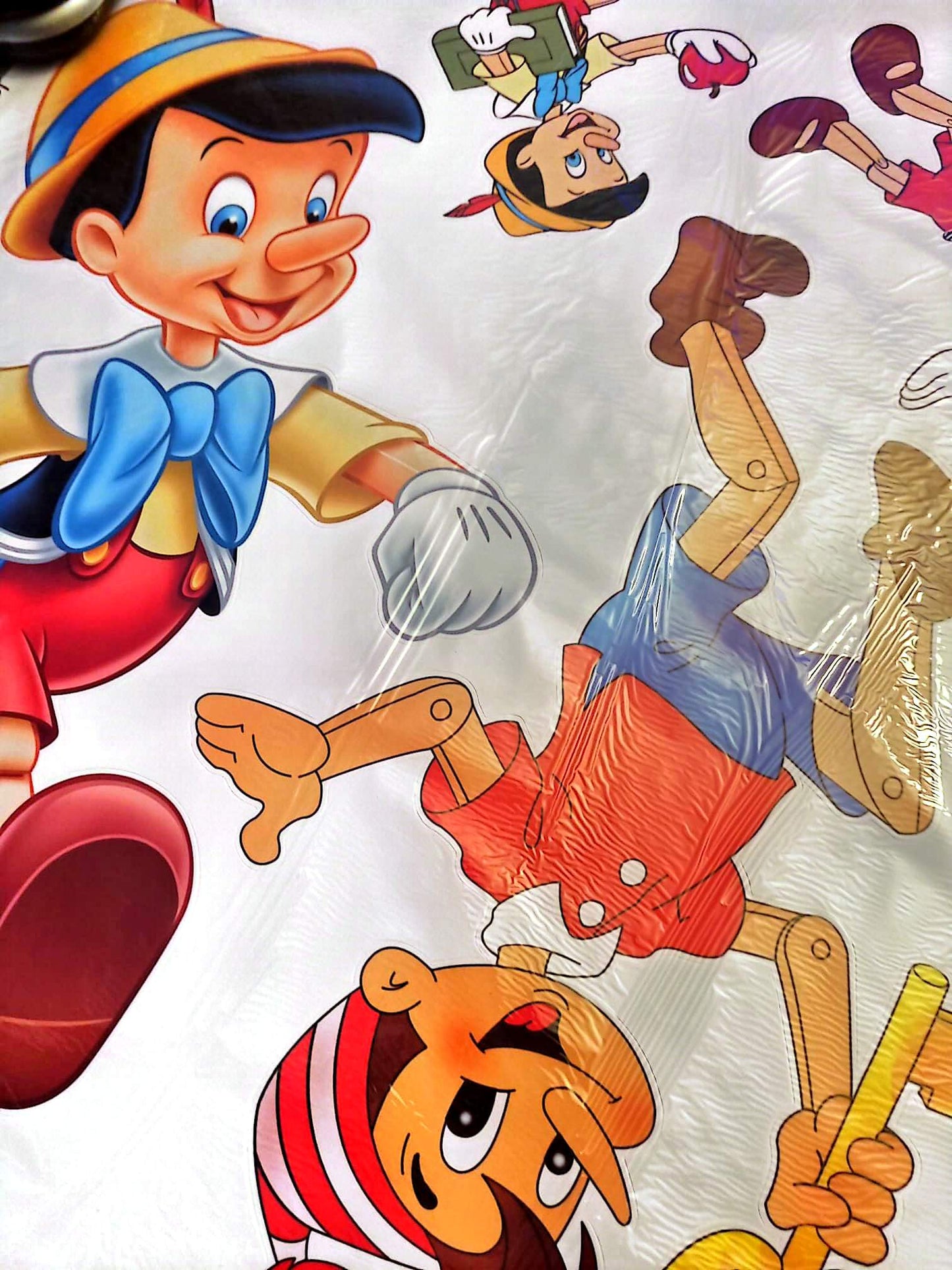 Stickers Muraux Personnage Bois Dessin Animé – Lot de 11 Autocollants – Grand Format 90x60 cm – Décoration Murale