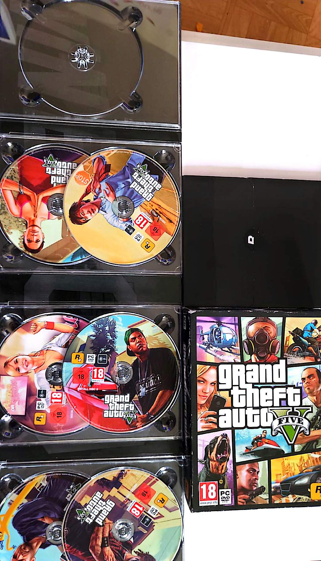 Grand Theft Auto V PC DVD-ROM Incomplet CD1 Manquant 6 Disques Présents Version Française Collection
