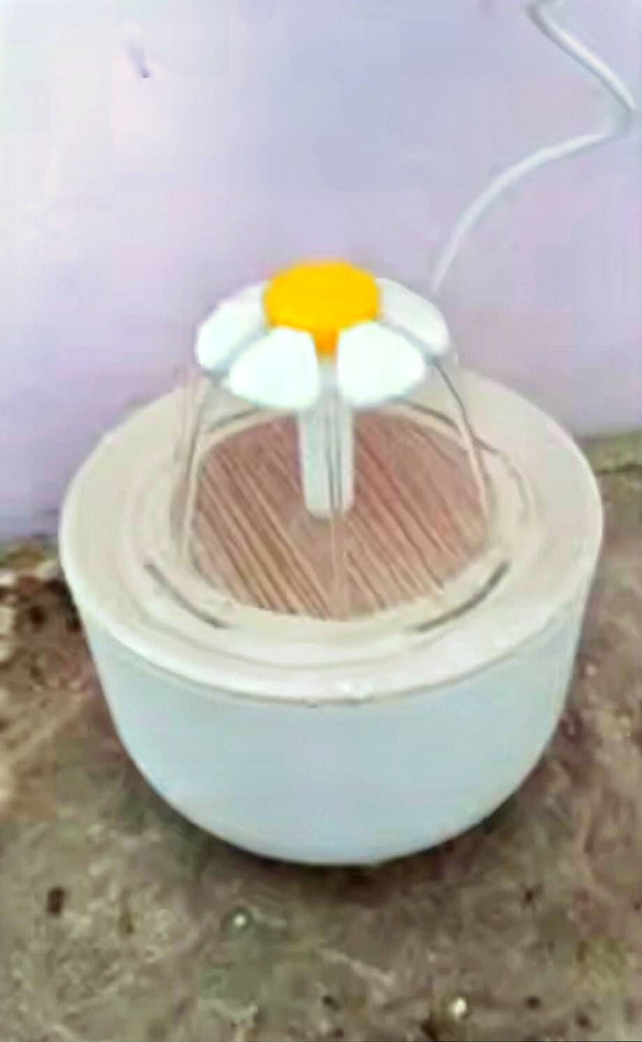 Fontaine à eau automatique pour chats et chiens – Abreuvoir silencieux avec filtre, 2 L – Hydratation continue pour animaux domestiques – neuf