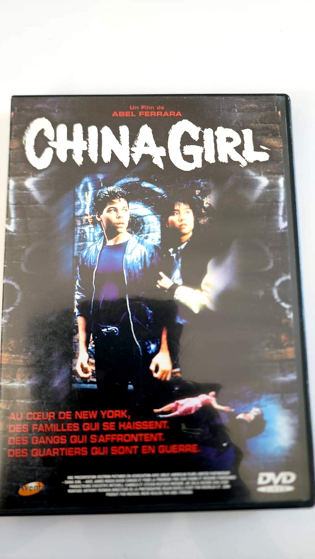 Jaquette avant du DVD China Girl, film d’Abel Ferrara
