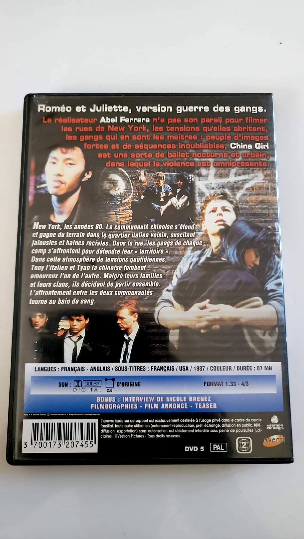 Jaquette arrière du DVD China Girl avec synopsis et détails techniques