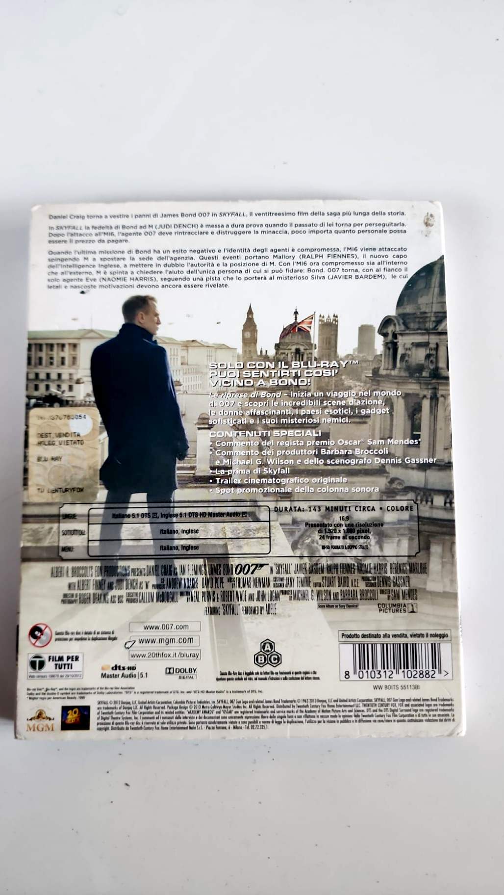 Skyfall Blu-ray, code-barres 8010312102882