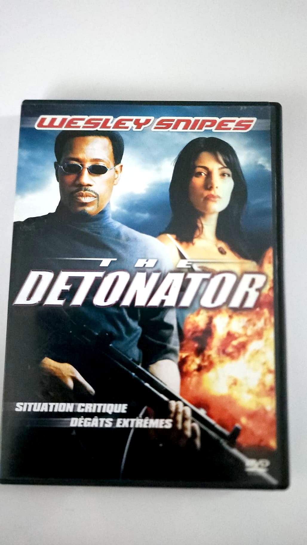 The Detonator DVD Wesley Snipes face avant