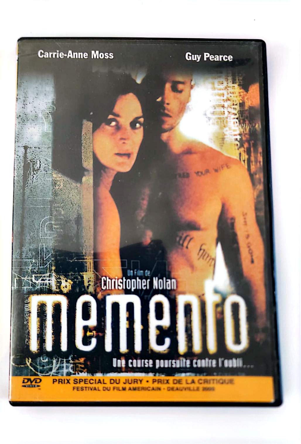 Memento DVD – Guy Pearce, Carrie-Anne Moss – Christopher Nolan | Thriller Psychologique Zone 2 PAL Français