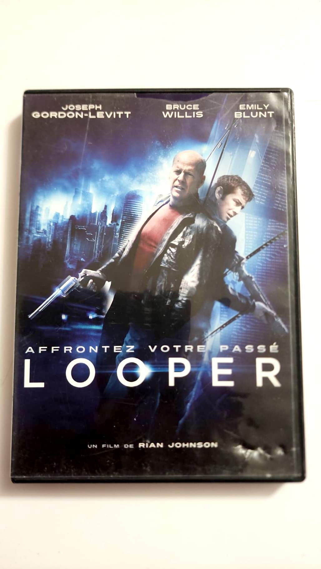 Looper DVD verso et caractéristiques