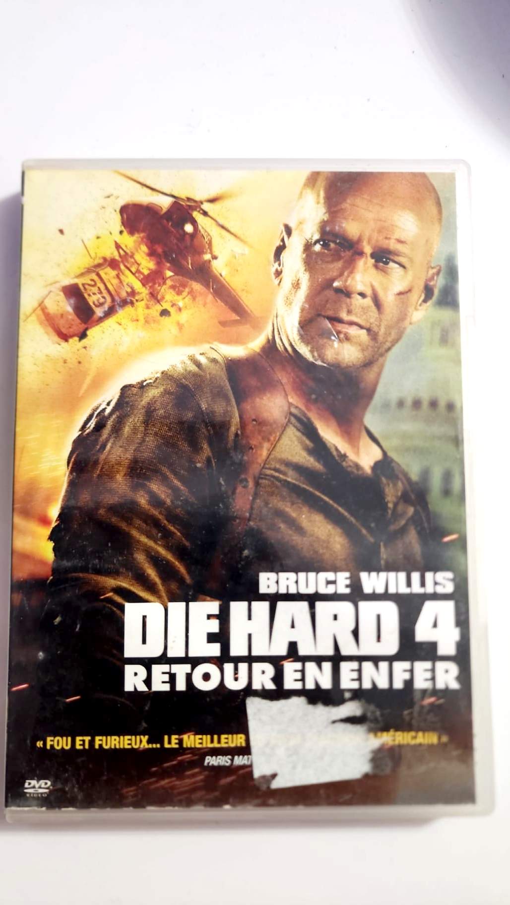 Jaquette avant Die Hard 4 Retour en enfer DVD avec Bruce Willis