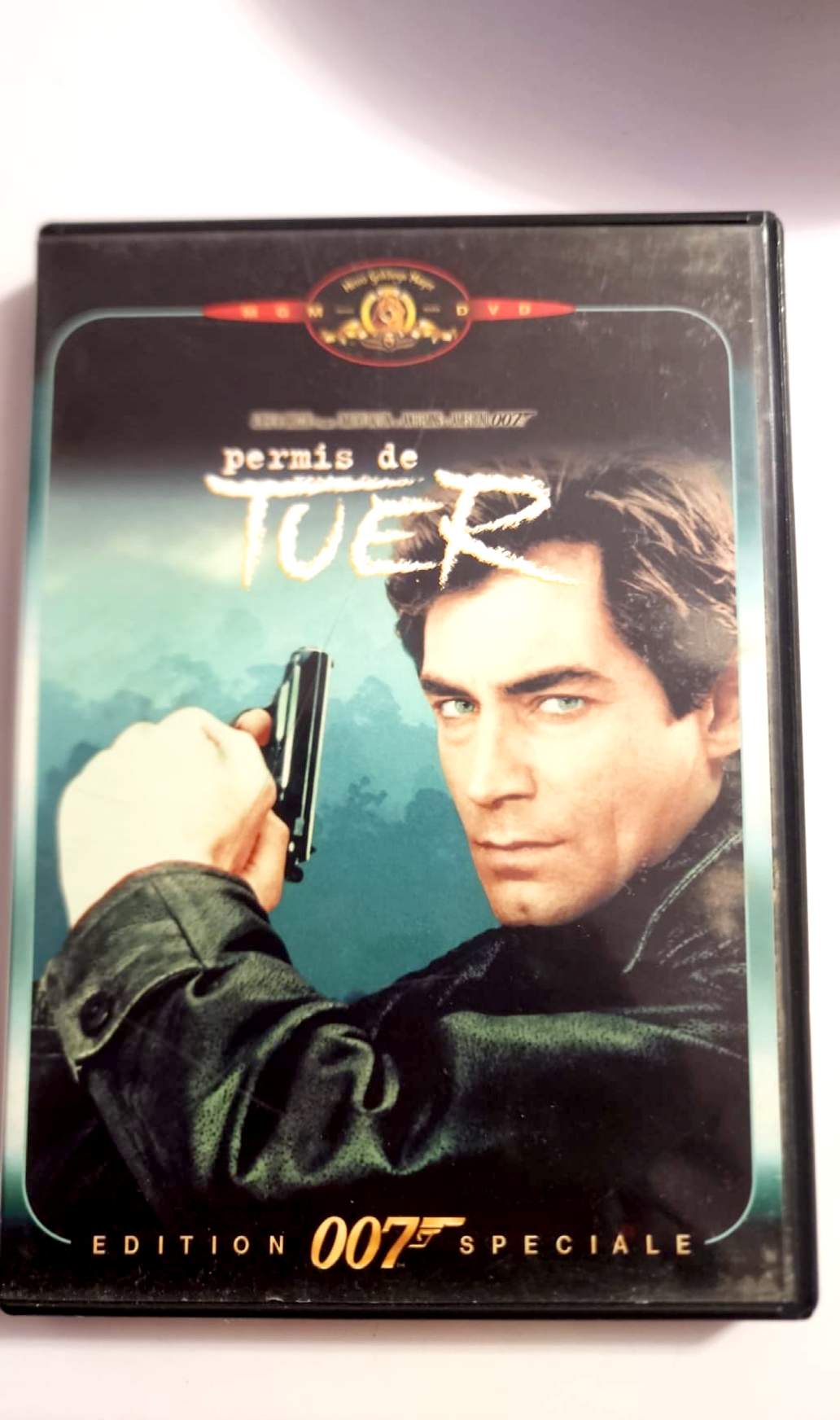 Jaquette avant Permis de tuer édition 007 spéciale avec Timothy Dalton