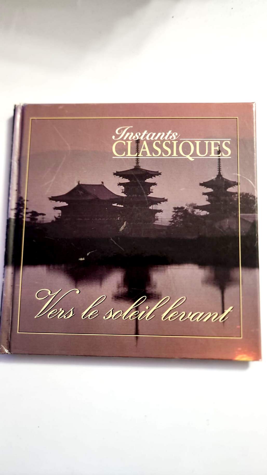 Vers le soleil levant – photo de l’exemplaire