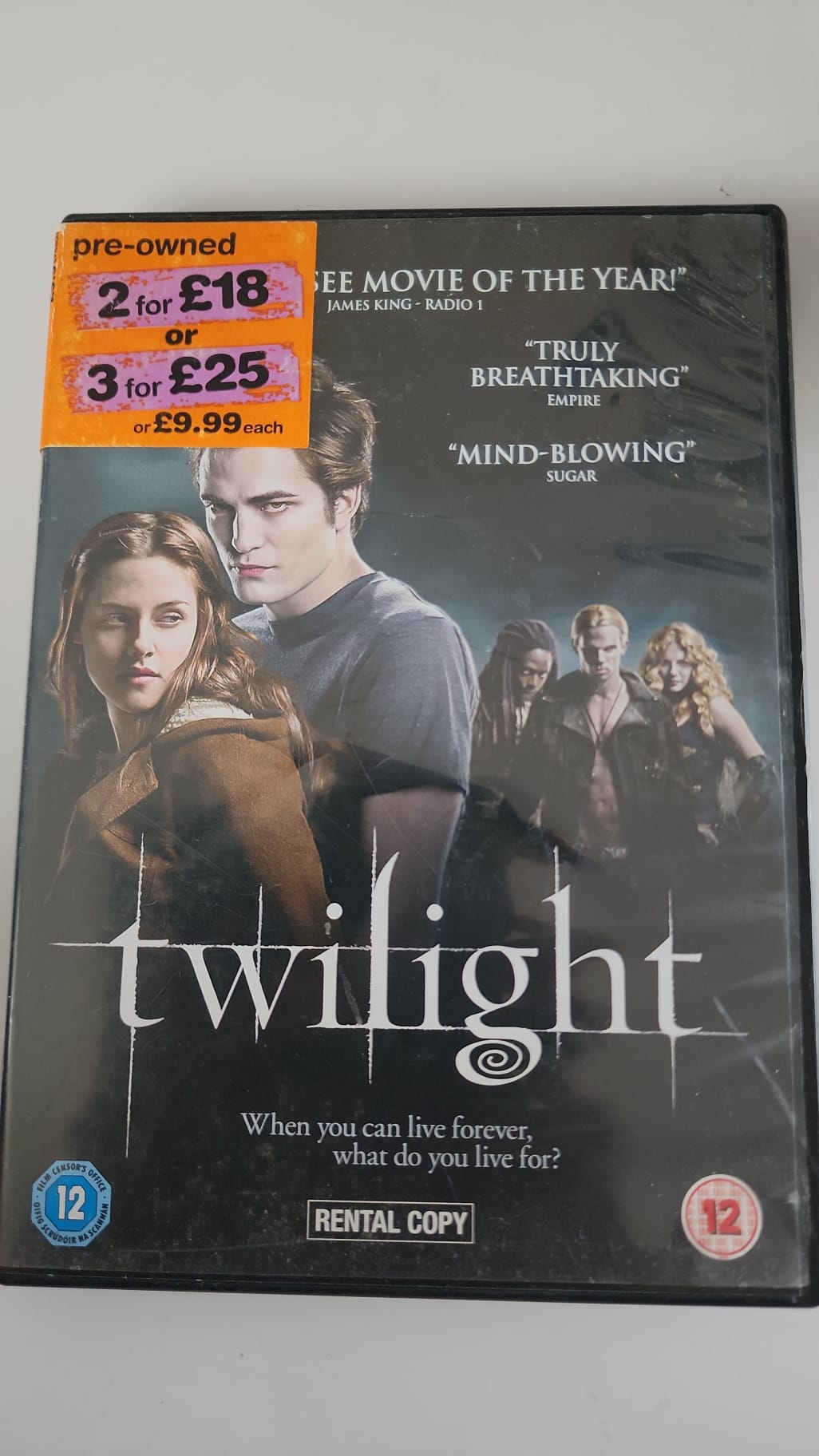 Twilight – Chapitre 1 : Fascination – DVD – Kristen Stewart, Robert Pattinson – Romance Fantastique – Summit Entertainment – Édition UK