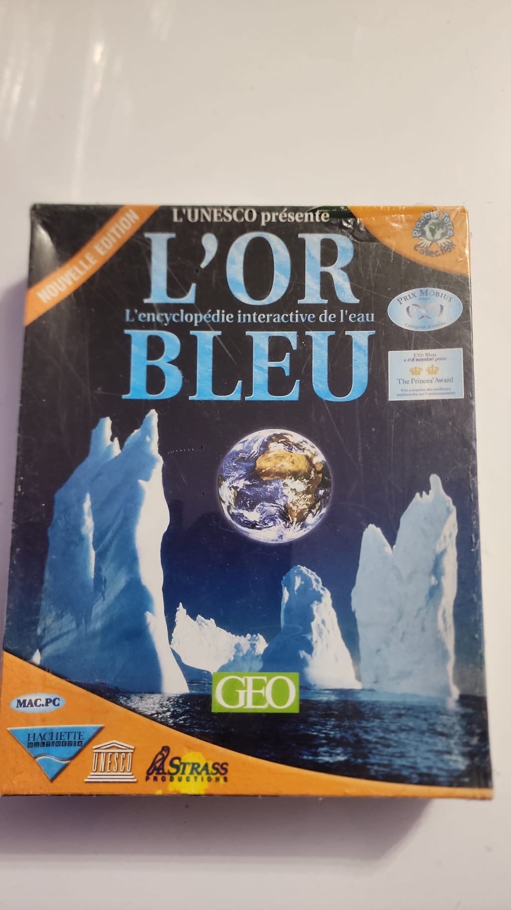 Face avant du coffret L’Or bleu, encyclopédie interactive de l’eau Mac PC