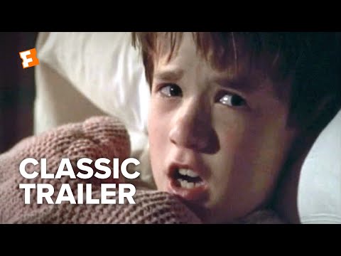 The Sixth Sense / Sixième Sens (1999) — bande-annonce en anglais, Rotten Tomatoes Classic Trailers. M. Night Shyamalan, Bruce Willis et Haley Joel Osment.