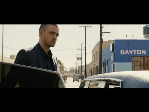 Time Out / In Time (2011) — bande-annonce officielle VF, 20th Century Studios FR. Andrew Niccol, Justin Timberlake, Amanda Seyfried et Cillian Murphy ; synopsis du temps utilisé comme monnaie concordant.