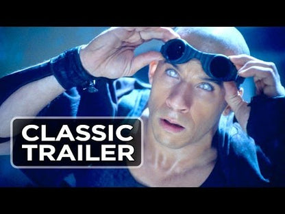 Les Chroniques de Riddick (2004), David Twohy, Vin Diesel, Colm Feore et Karl Urban, guerre contre les Necromongers — bande-annonce originale anglaise Rotten Tomatoes Classic Trailers (2 min 23).