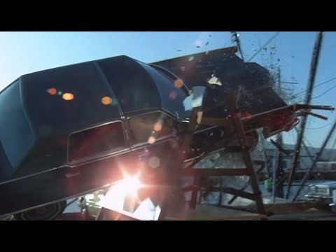 Extrait de K2000 / Knight Rider saison 1 : Verdict final / The Final Verdict, épisode annoncé sur ce DVD — anglais, Binary Retro Clips, 2 min 52