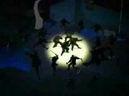 Tortues Ninja : L’Attaque des Robots — générique représentatif de la série 4Kids de 2003, en anglais, archive SnapB4cK (1 minute). Épisodes exacts non précisés sur la fiche.