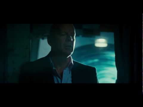 Expendables 2 : Unité Spéciale (2012) — bande-annonce officielle VF, Metropolitan Films, 54 secondes. Deuxième film avec Stallone, Statham, Van Damme, Schwarzenegger et Willis.