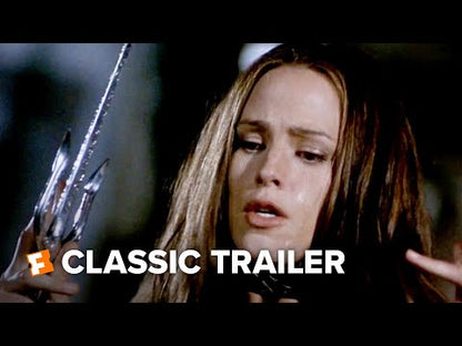 Daredevil (2003), Ben Affleck et Jennifer Garner — bande-annonce officielle anglaise du film, Rotten Tomatoes Classic Trailers.