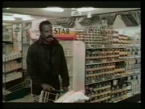 Manila Connection / Black Cobra 3 (1990), Fred Williamson — extrait du troisième film publié par Mill Creek Entertainment (6 min 05).