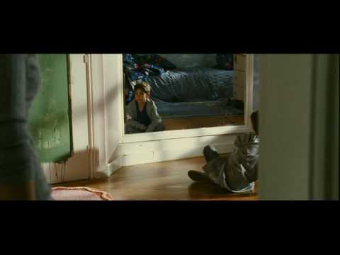 Bande-annonce officielle de Mirrors (2008), Alexandre Aja et Kiefer Sutherland ; 20th Century Studios.