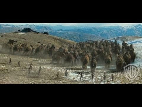 10,000 BC (2008) — bande-annonce originale officielle en anglais, Warner Bros. Rewind. Roland Emmerich, Steven Strait et Camilla Belle confirmés. Les langues du DVD restent celles indiquées sur la fiche.